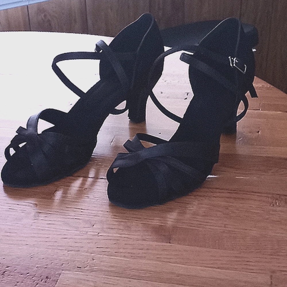 Women's heels size 7 and 1/2